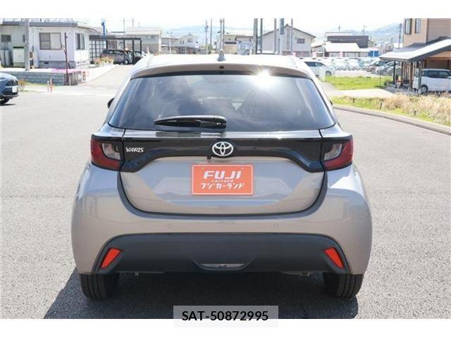 Toyota YARIS 2021-04 6818240-15