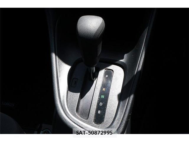 Toyota YARIS 2021-04 6818240-19