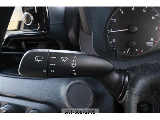 Toyota YARIS 2021-04 6818240-23