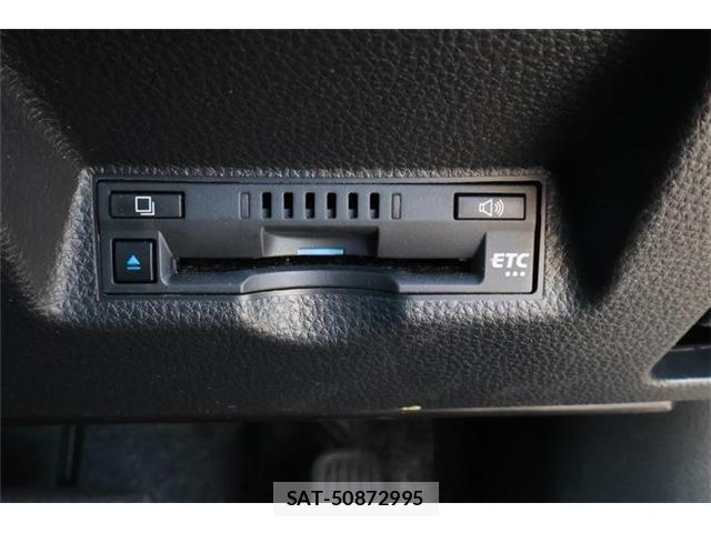 Toyota YARIS 2021-04 6818240-5