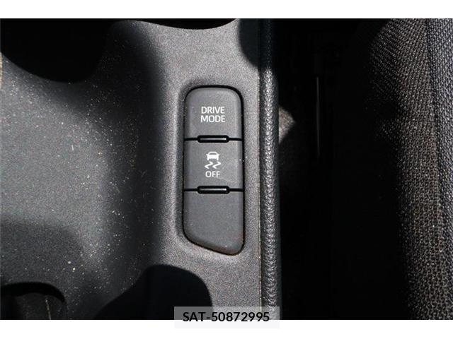 Toyota YARIS 2021-04 6818240-6