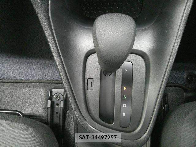 Toyota YARIS 2020-10 6818247-10