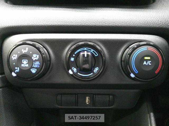 Toyota YARIS 2020-10 6818247-11