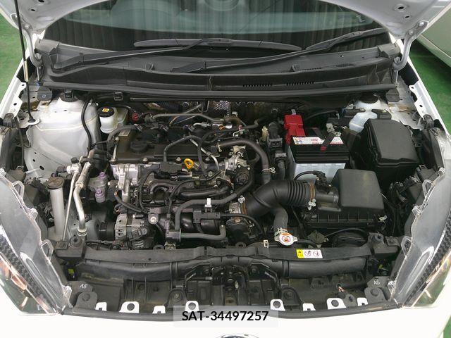 Toyota YARIS 2020-10 6818247-17