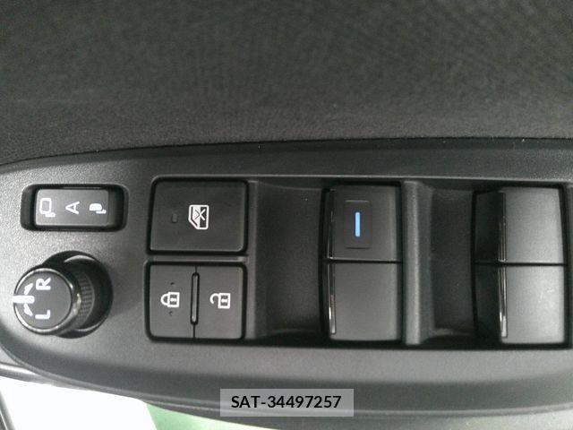 Toyota YARIS 2020-10 6818247-20
