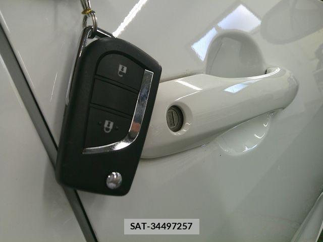 Toyota YARIS 2020-10 6818247-6