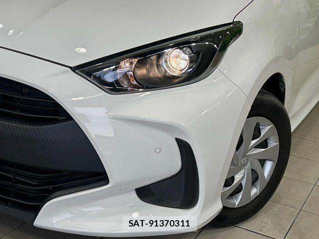 Toyota YARIS 2022-06 6818251-11