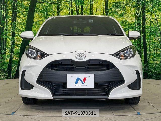 Toyota YARIS 2022-06 6818251-13
