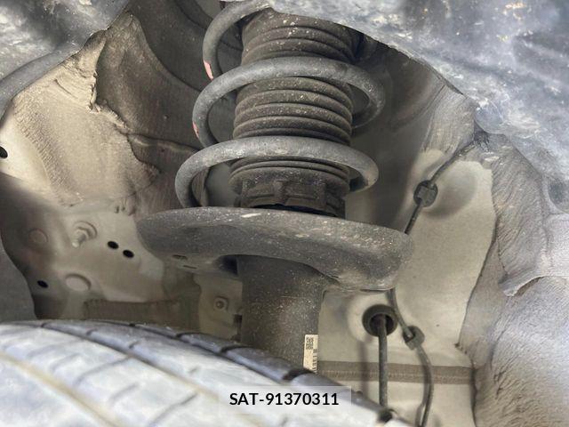 Toyota YARIS 2022-06 6818251-19