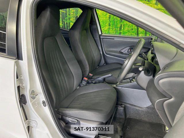 Toyota YARIS 2022-06 6818251-7