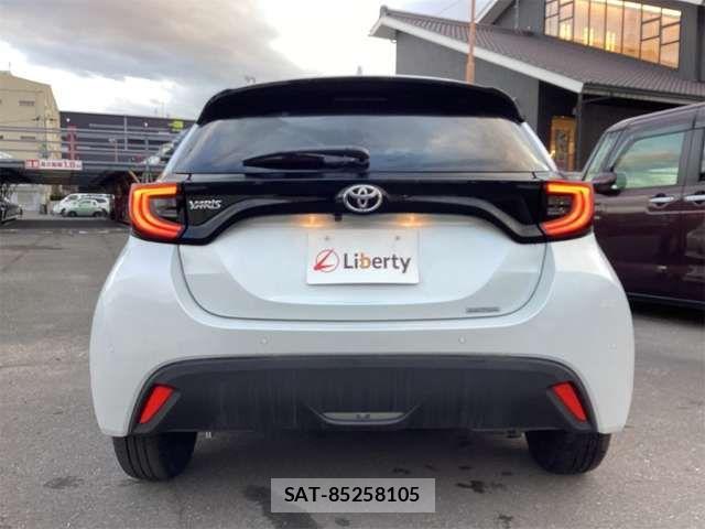 Toyota YARIS 2024-12 6915931-10