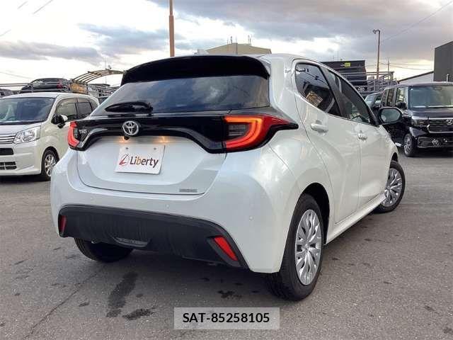 Toyota YARIS 2024-12 6915931-12