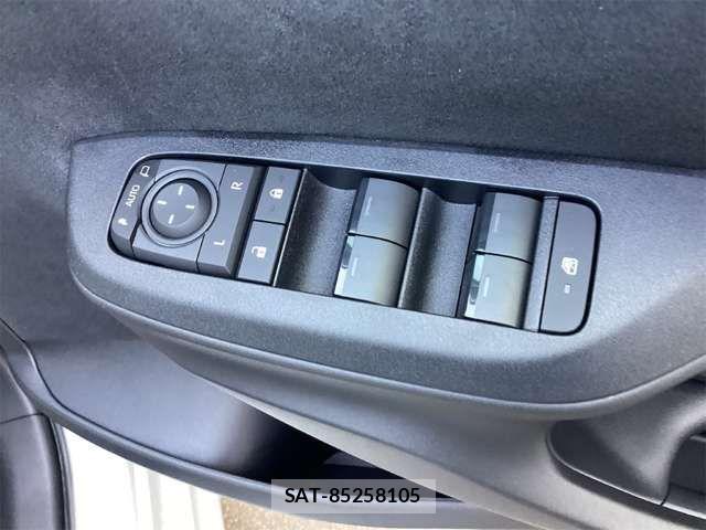 Toyota YARIS 2024-12 6915931-15