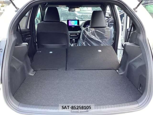 Toyota YARIS 2024-12 6915931-19