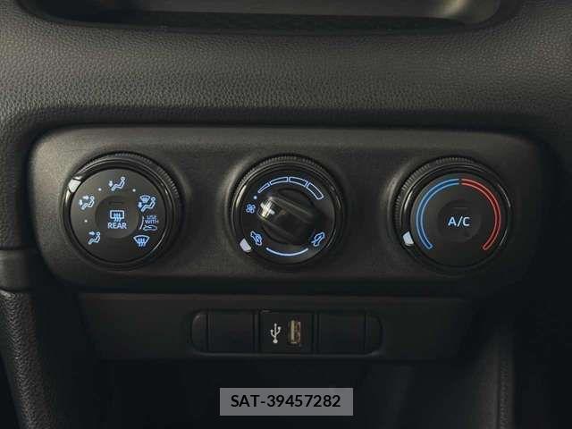 Toyota YARIS 2021-07 6915974-10