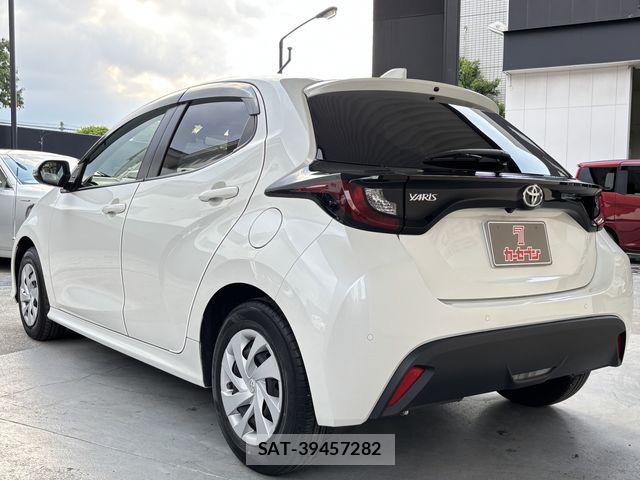 Toyota YARIS 2021-07 6915974-19