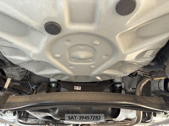 Toyota YARIS 2021-07 6915974-24