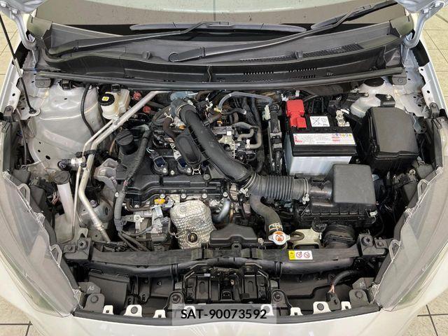 Toyota YARIS 2023-05 6915965-17