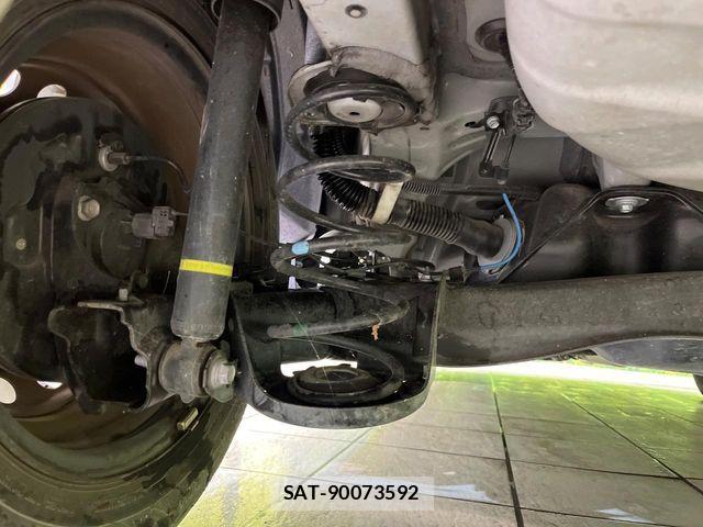 Toyota YARIS 2023-05 6915965-19