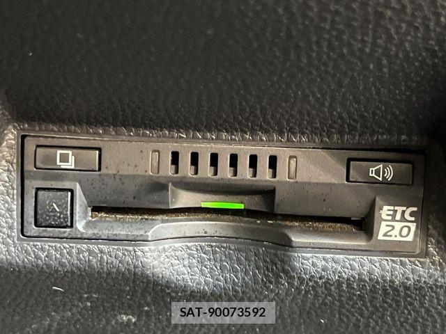 Toyota YARIS 2023-05 6915965-5
