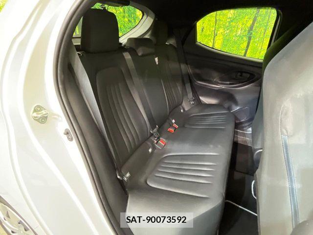 Toyota YARIS 2023-05 6915965-8