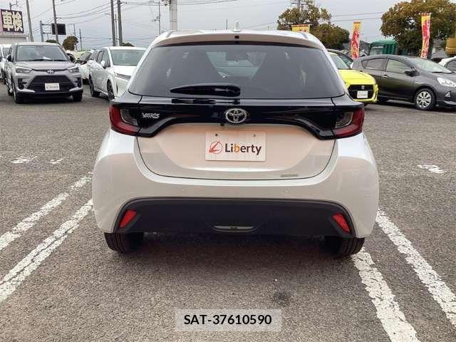 Toyota YARIS 2024-12 6915961-8