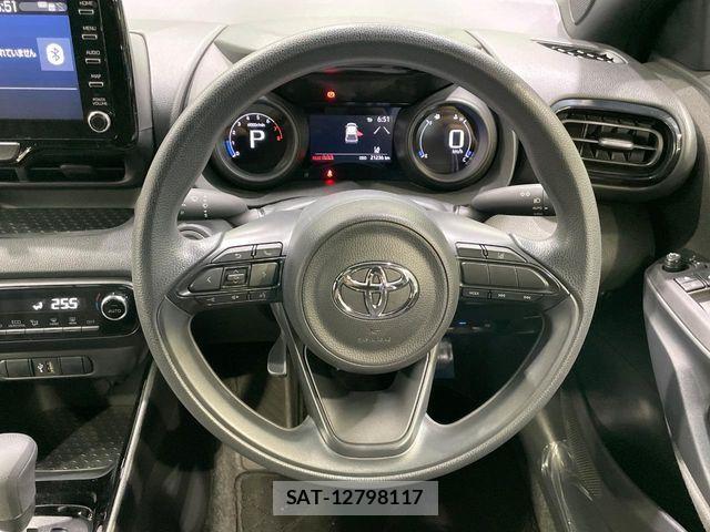 Toyota YARIS 2021-05 6915966-11