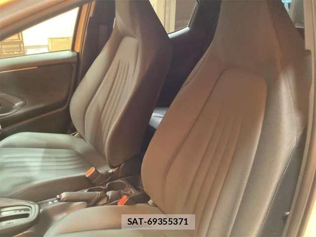 Toyota YARIS 2024-12 6915957-13