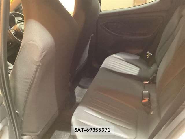 Toyota YARIS 2024-12 6915957-15