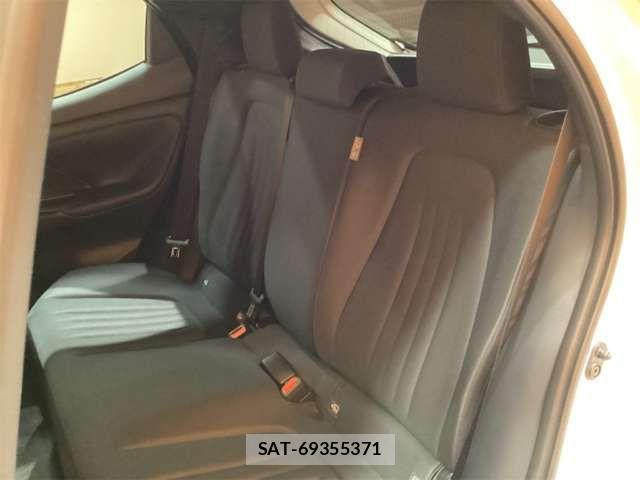 Toyota YARIS 2024-12 6915957-16