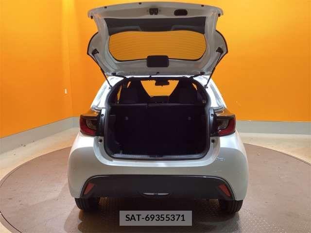 Toyota YARIS 2024-12 6915957-17