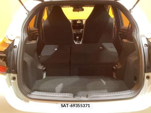 Toyota YARIS 2024-12 6915957-19