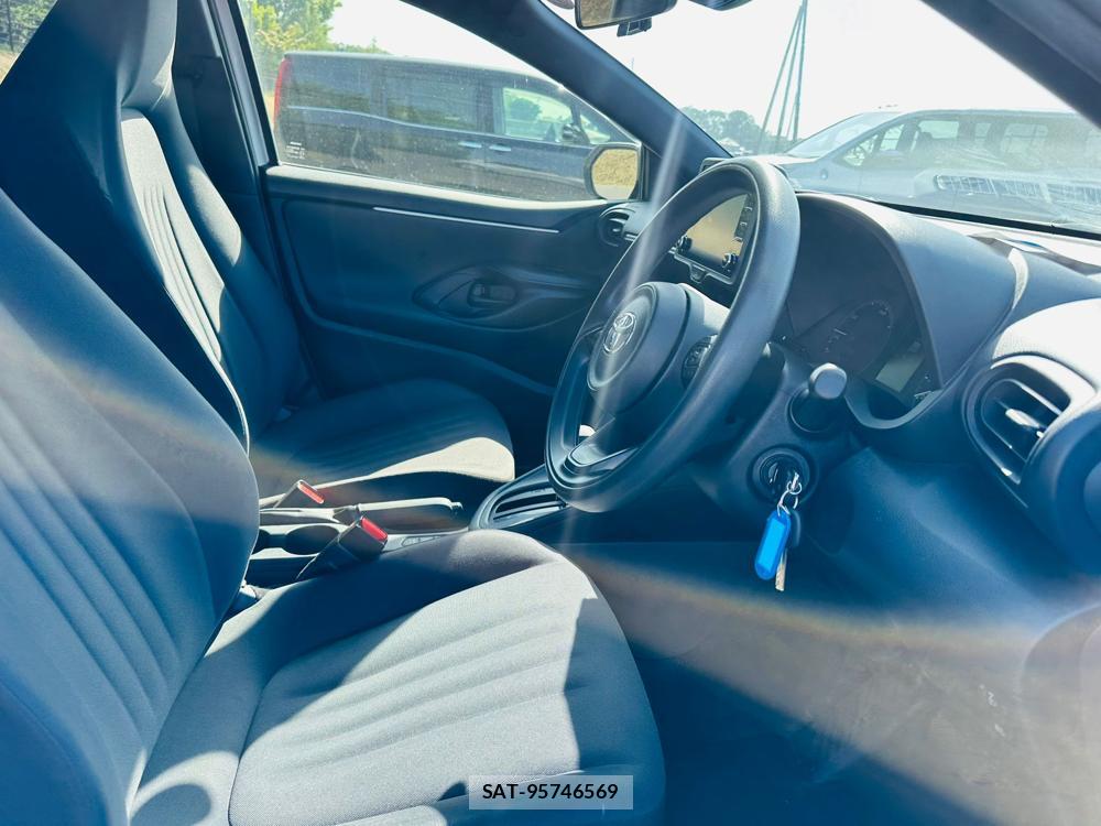 Toyota YARIS 2021 6804899-11