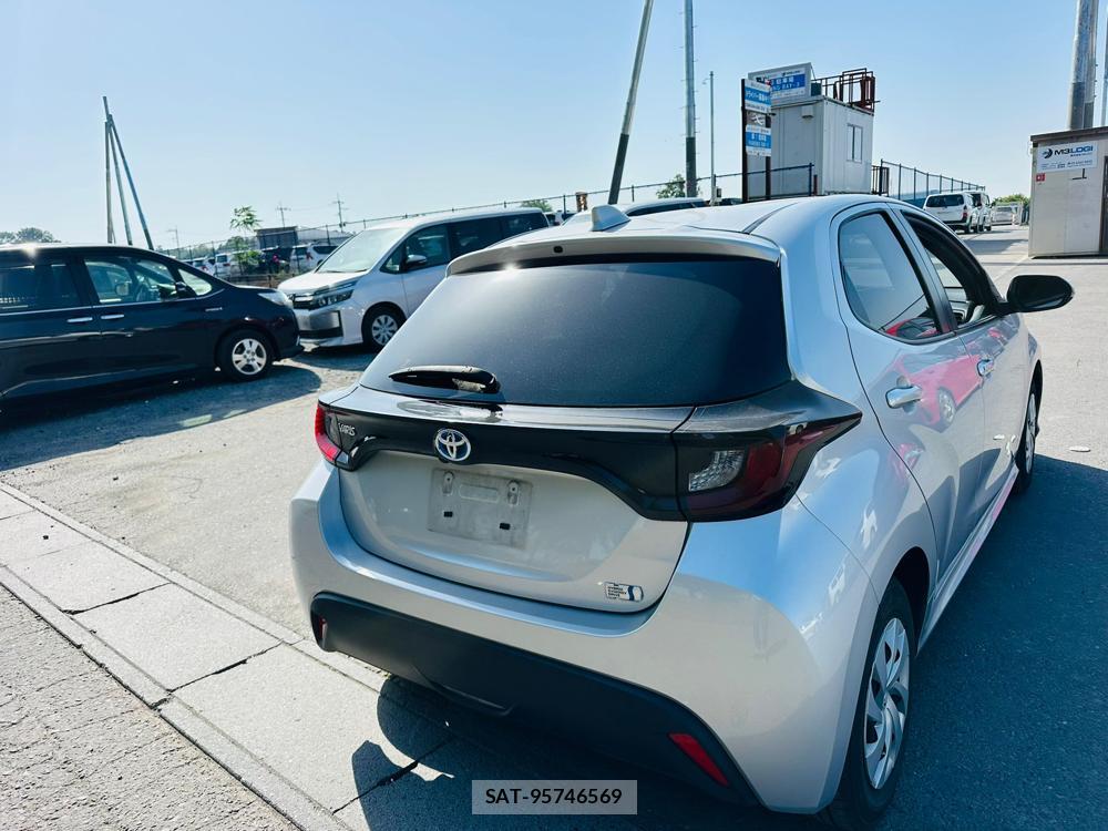 Toyota YARIS 2021 6804899-4