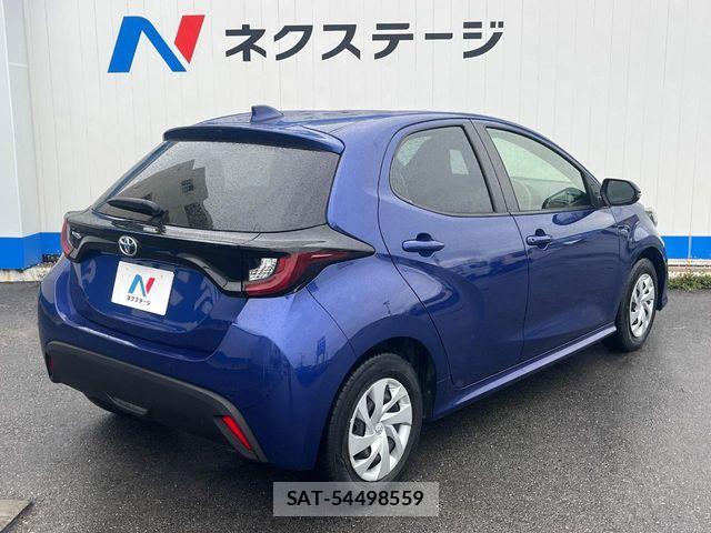 Toyota YARIS 2020-09 6915972-17