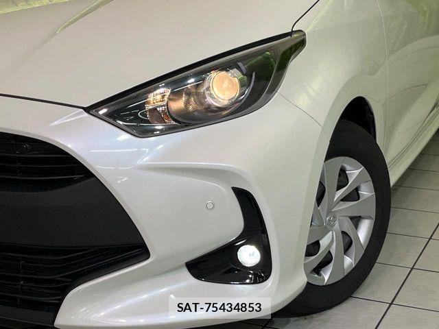 Toyota YARIS 2021-06 6915980-11