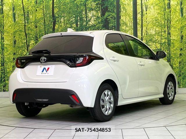 Toyota YARIS 2021-06 6915980-16