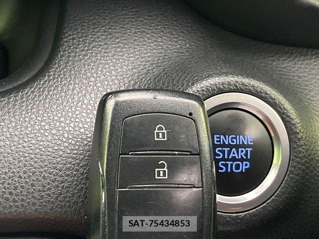 Toyota YARIS 2021-06 6915980-6