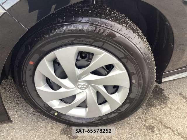 Toyota YARIS 2025-01 6915954-13