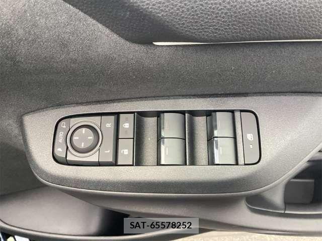 Toyota YARIS 2025-01 6915954-19
