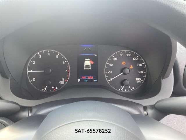 Toyota YARIS 2025-01 6915954-6