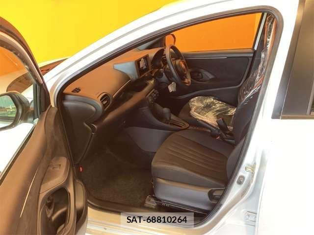 Toyota YARIS 2024-12 6915958-16