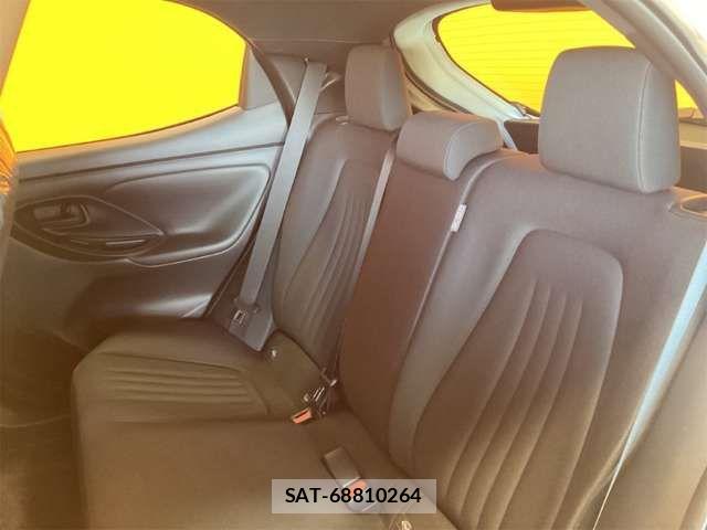 Toyota YARIS 2024-12 6915958-19