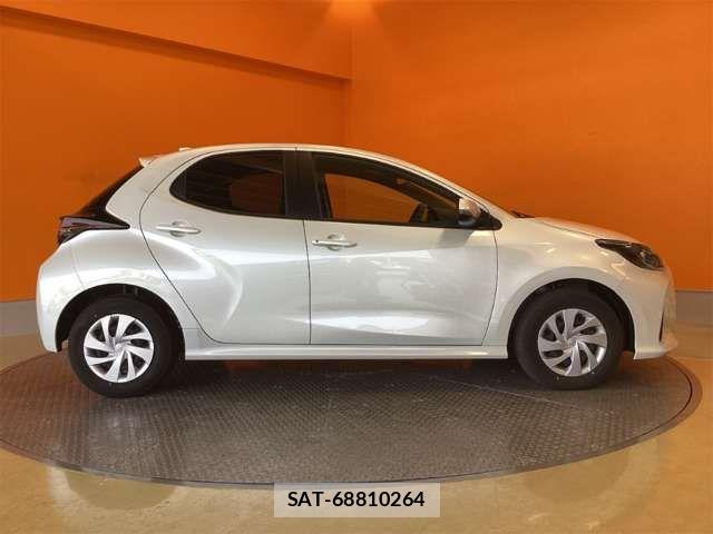 Toyota YARIS 2024-12 6915958-6
