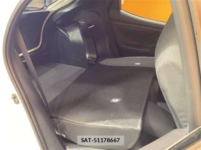 Toyota YARIS 2025-01 6915955-14