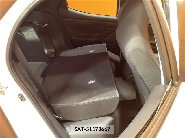Toyota YARIS 2025-01 6915955-15
