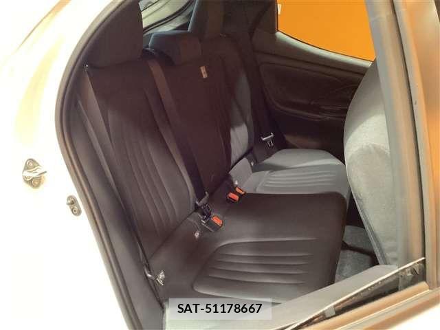 Toyota YARIS 2025-01 6915955-16