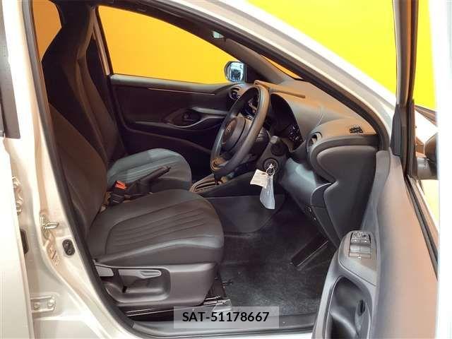 Toyota YARIS 2025-01 6915955-19