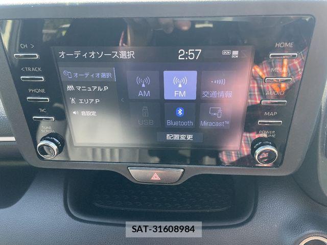 Toyota YARIS 2022-02 6915971-12