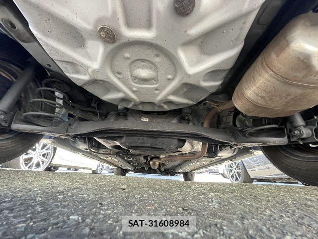 Toyota YARIS 2022-02 6915971-23